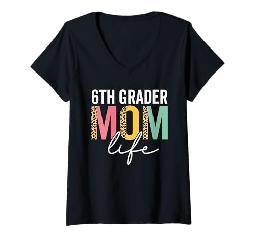 Damen Sechstklässler Mama Life Cheetah Lustiger Leopard Sechstklässler Mama T-Shirt mit V-Ausschnitt von 6th Grader Mom Life Tee for women