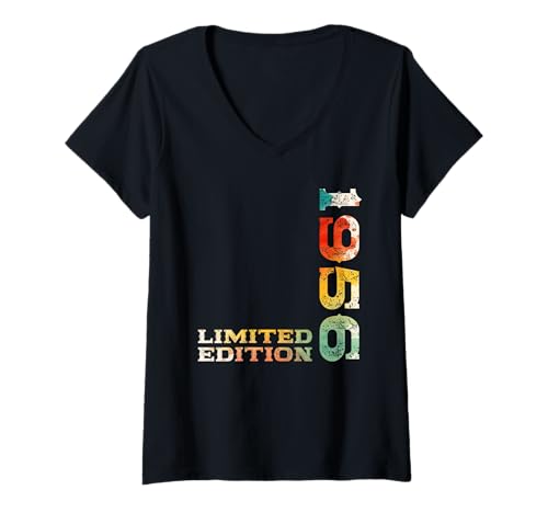 Damen 70. Geburtstag Mann Frau 70 Jahre Vintage 1956 Deko Lustig T-Shirt mit V-Ausschnitt Damen 70. Geburtstag Mann Frau 70 Jahre Vintage 1956 Deko Lustig T-Shirt mit V-Ausschnitt von 70 Jahre Mann Frau Damen Herren Geburtstag