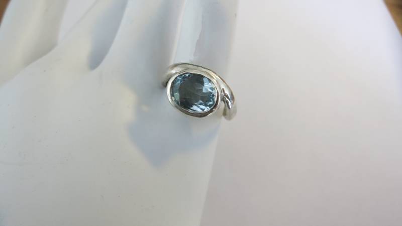 Ring Aus Silber Und Blauem Topas von 750creation