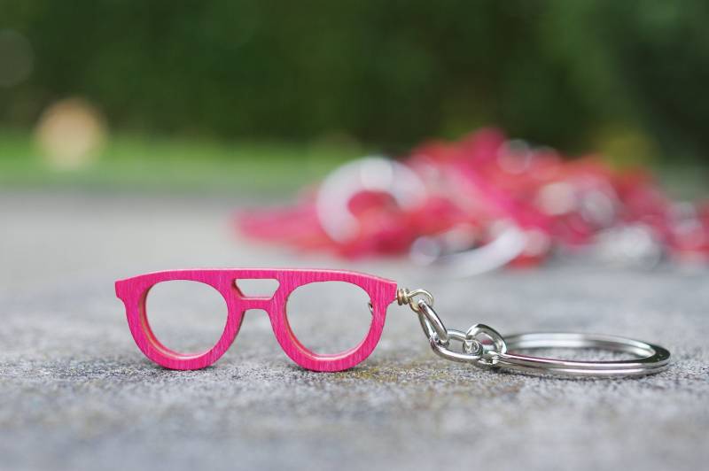 Recycelte 7Plis Schlüsselanhänger Von Used Skateboard - Grün, Schwarz Und Holz von 7PLIS