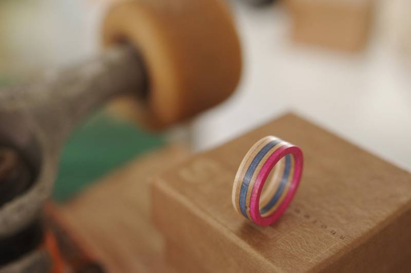 Skateboard Recycling-Holz -Ring von 7PLIS