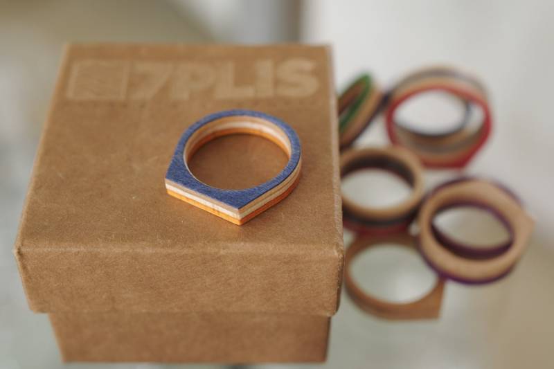 Skateboard Recycling-Holz -Ring von 7PLIS