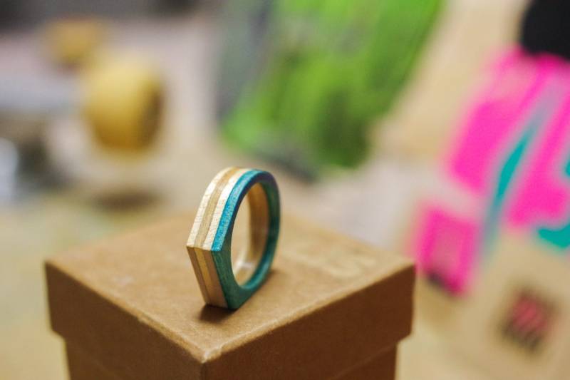 Skateboard Recycling-Holz -Ring von 7PLIS