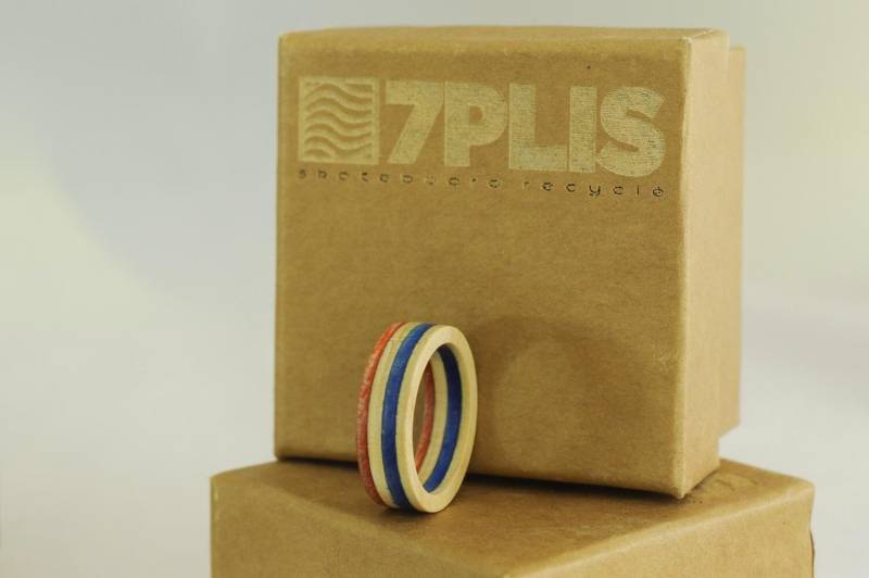 Skateboard Recycling-Holz -Ring von 7PLIS