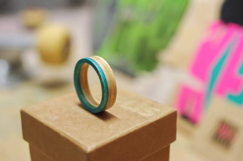 Skateboard Recycling-Holz -Ring von 7PLIS