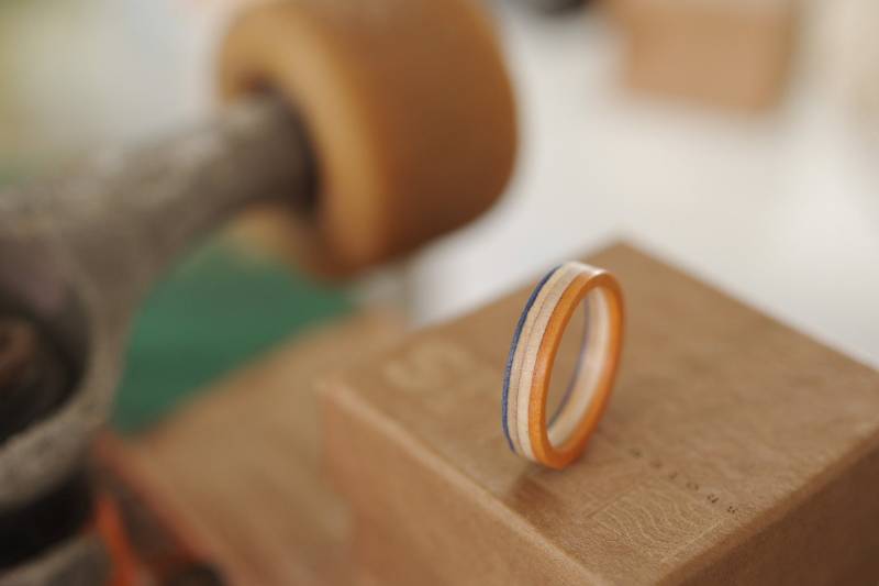Skateboard Recycling-Holz -Ring von 7PLIS