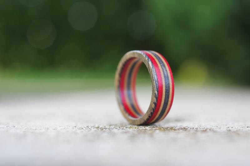 Skateboard Recycling-Holz -Ring von 7PLIS