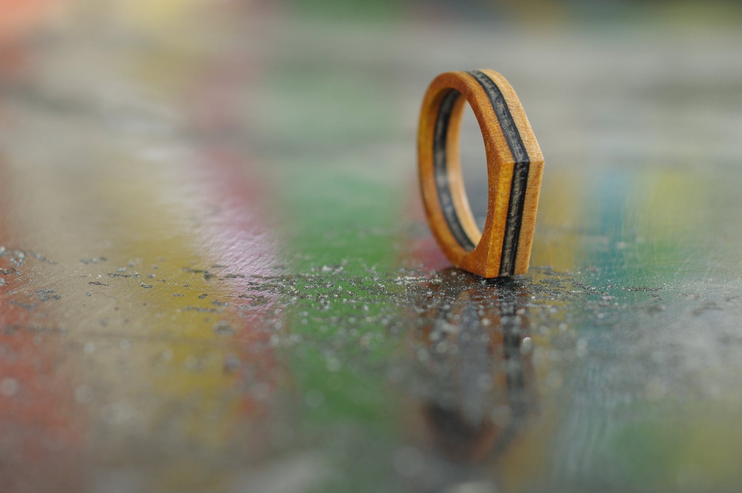 Skateboard Ring Gelb Und Schwarz Recycelt | Holz Skateboard Ring Gelb Und Schwarz Recycelt | Holz von 7PLIS