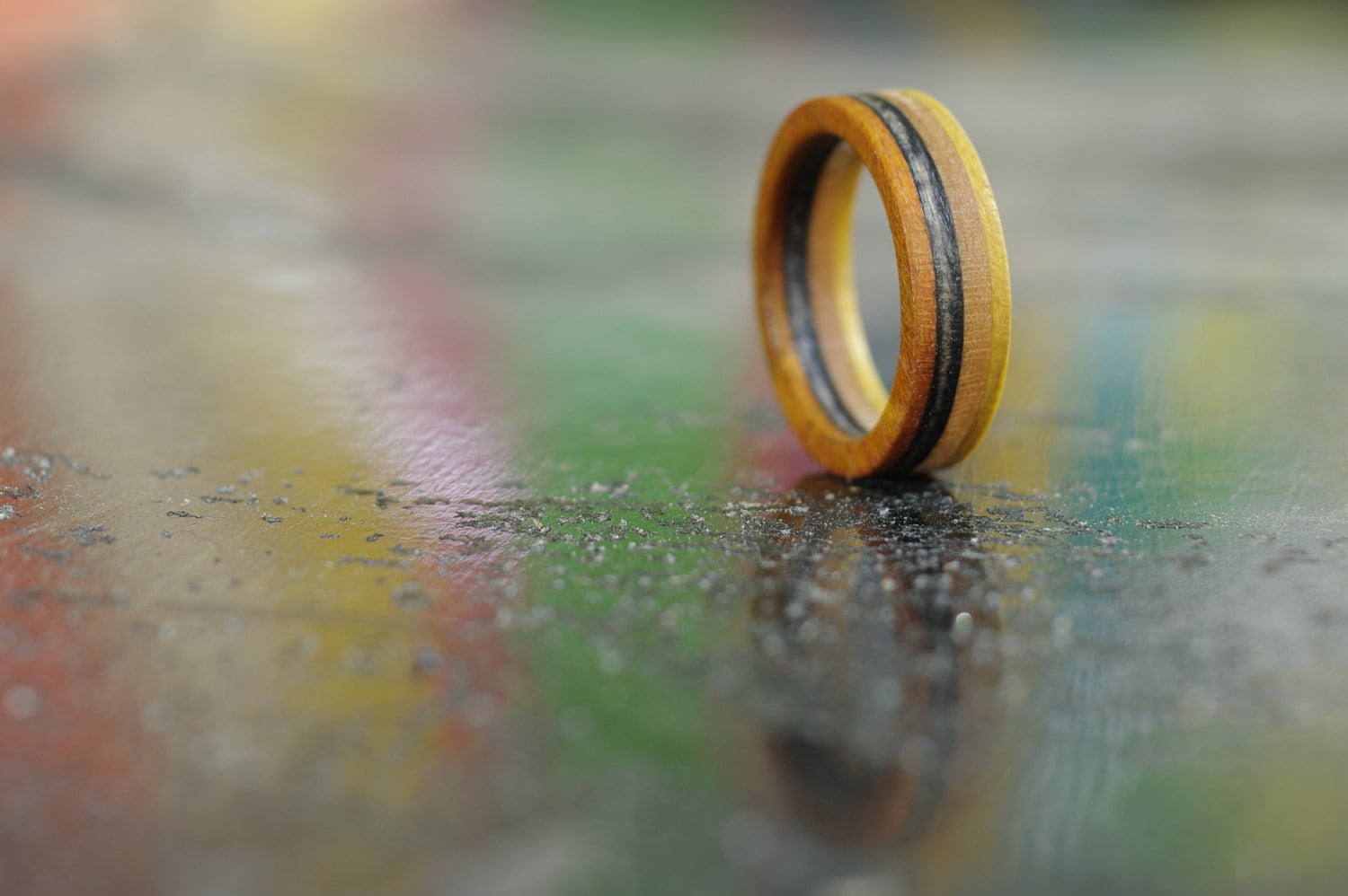 Skateboard Ring Orange Gelb Und Schwarz Recycelt | Holz Skateboard Ring Orange Gelb Und Schwarz Recycelt | Holz von 7PLIS