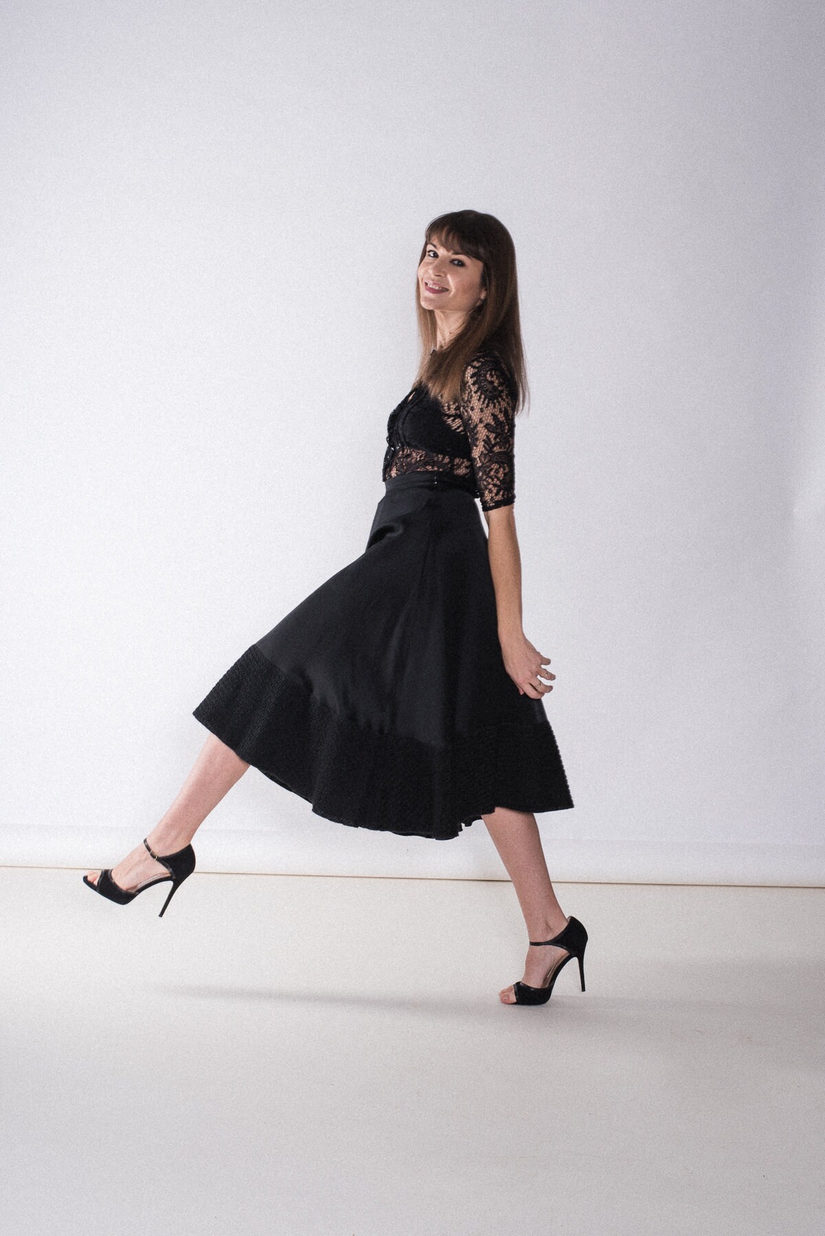 Tellerrock Schwarz Mit Breiter Borte Am Saum von 7dresses