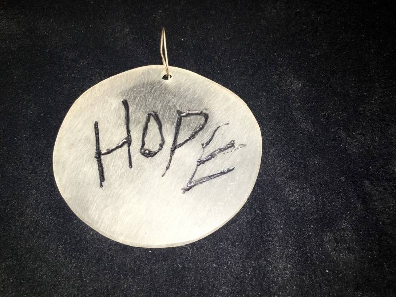 Hope Einzelnen Durchbohrten Ohrring von 805Vintage