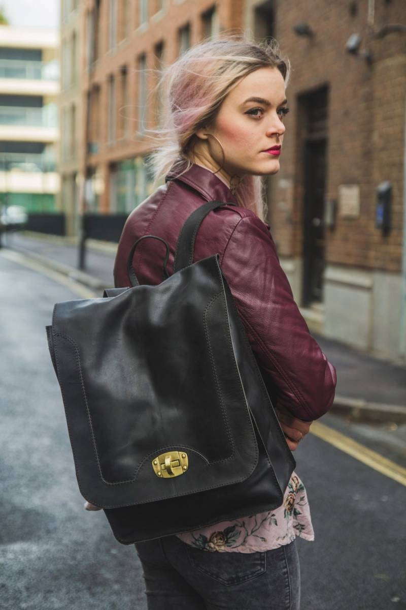 Aktentasche Box Rucksack Mit Messing-Verschluss | Schwarzes Jägerleder von 80sStyleBags