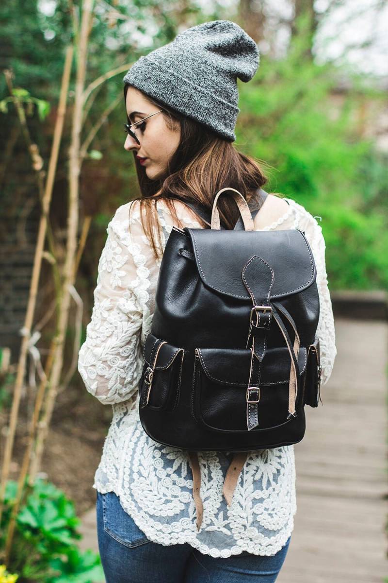 Schwarzer Leder Rucksack Handgemacht Boho Style von 80sStyleBags