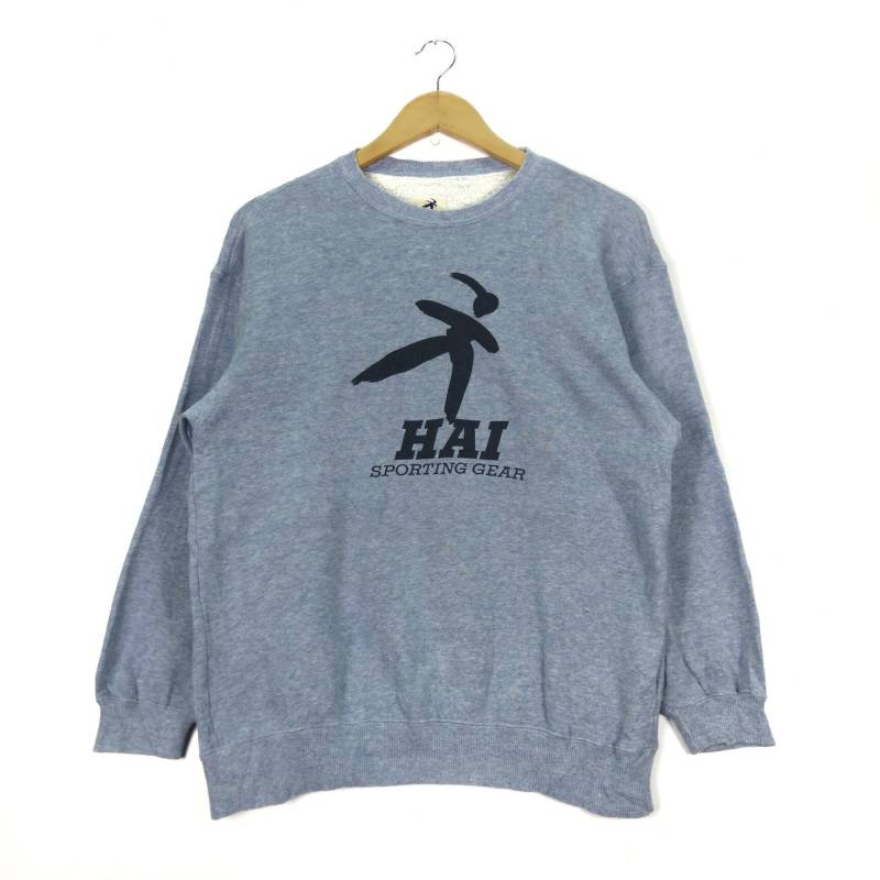 Hai Sporting Gear Issey Miyake Big Logo Vintage 90Er Jahre Rundhals Pullover Sweatshirt Hai Sporting Gear Issey Miyake Big Logo Vintage 90Er Jahre Rundhals Pullover Sweatshirt von 86Threads