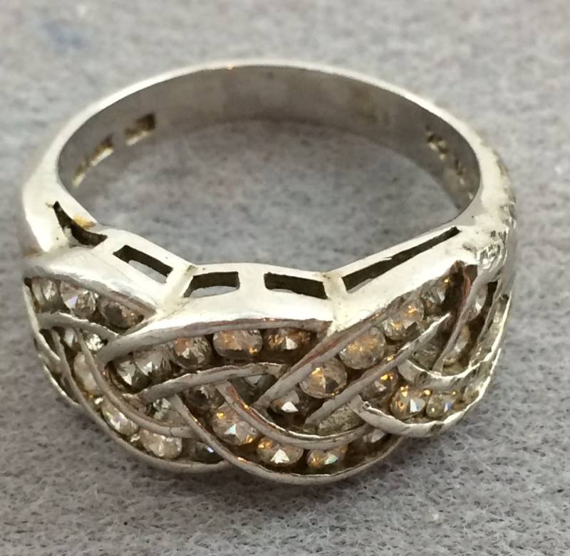 sterling Gsj Dq Cz Diamonique Zopf Crossover Ring Breite Größe 10 Thailand sterling Gsj Dq Cz Diamonique Zopf Crossover Ring Breite Größe 10 Thailand von 88AsianAntiques