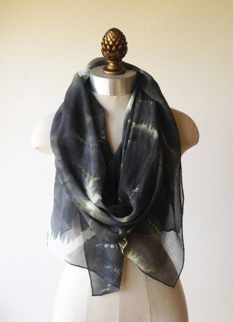 Seidenschal Chiffon, Von Hand Bemalte Wrap, Holzkohle Schal, Animal-Print Seidenschal Chiffon, Von Hand Bemalte Wrap, Holzkohle Schal, Animal-Print von 88editions