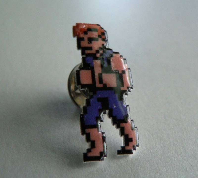 Doppel Drachen Pin // Nintendo Hat Krawattennadel Retro Anstecknadel Harzbeschichteter Schrumpfplastik Ähnlich Wie Emaille von 8BitZero