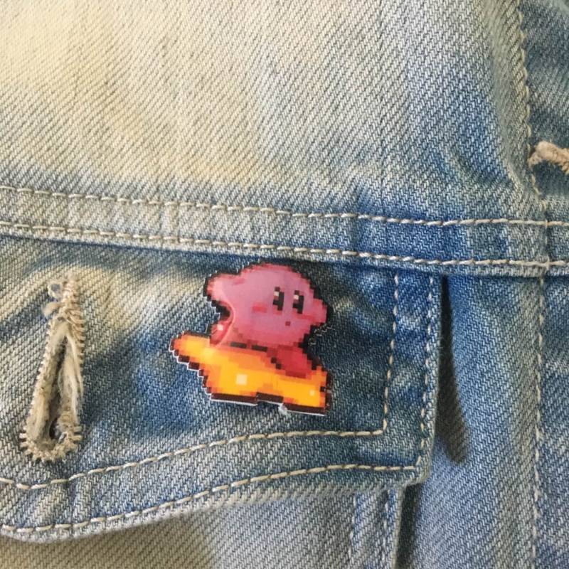 Kirby Stern Pin // Nintendo Hutnadel Krawattennadel Retro Anstecknadel Harzbeschichteter Schrumpfplastik Ähnlich Emaille von 8BitZero
