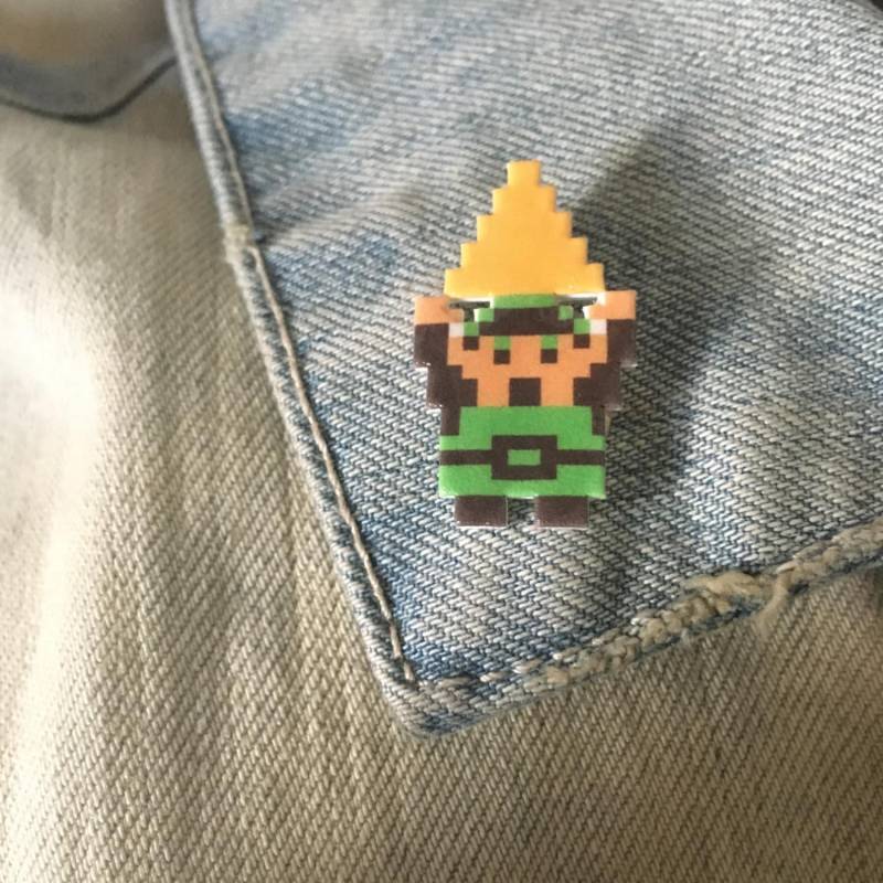 Legend Of Zelda Anhänger Mit Triforce Anstecknadel // Nintendo Hat Pin Krawattennadel Harzbeschichteter Schrumpfplastik Ähnlich Emaille von 8BitZero