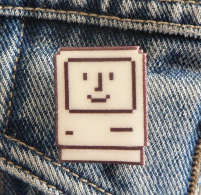 Macdaddy - Apfel Pin von 8BitZero