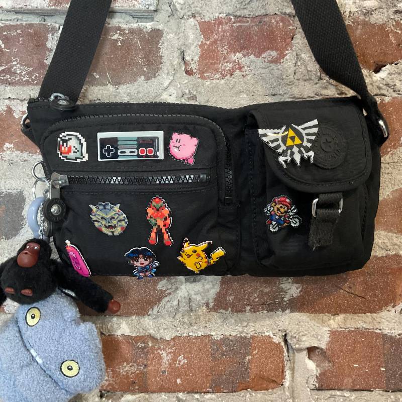 Sinistar Pin // Arcade Hat Sinister Game Retro Anstecknadel Schrumpfplastik Ähnlich Emaille von 8BitZero