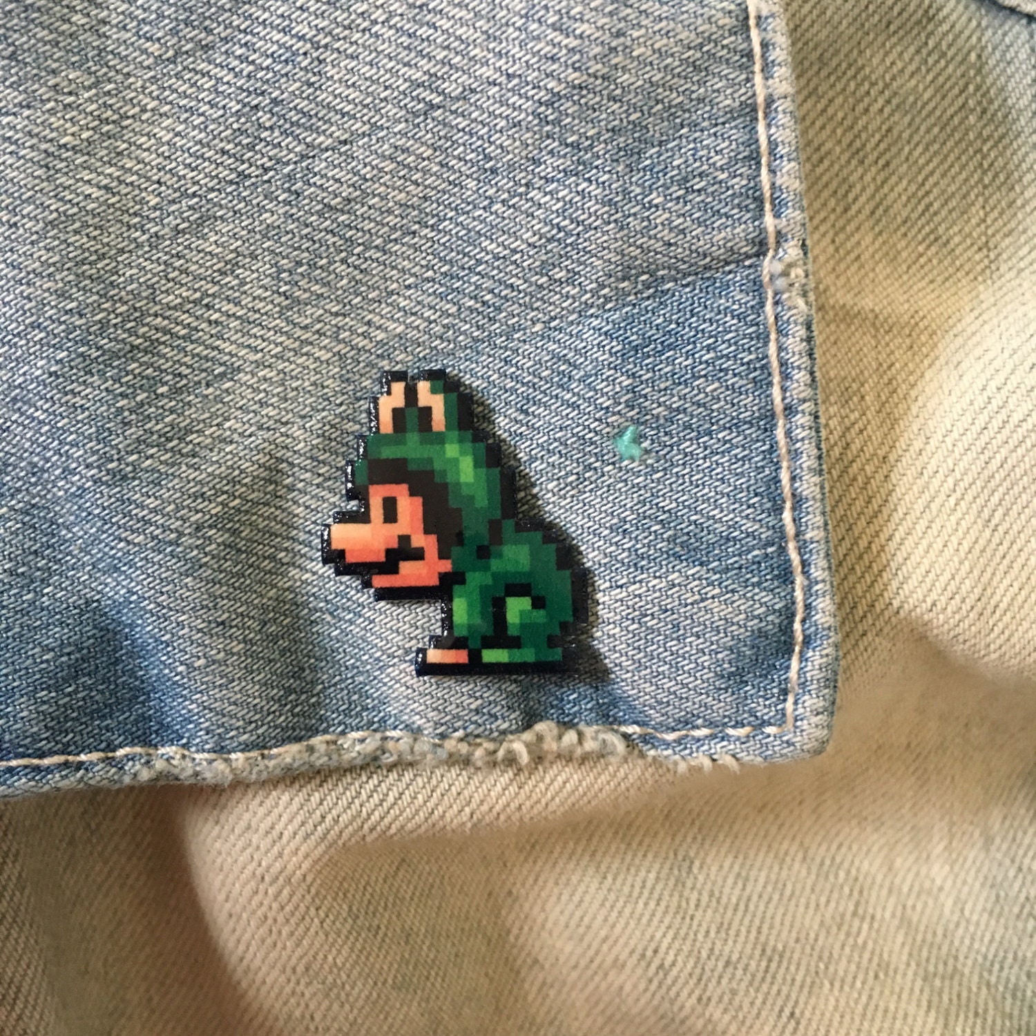 Super Mario 3 Frosch Brosche Pin von 8BitZero