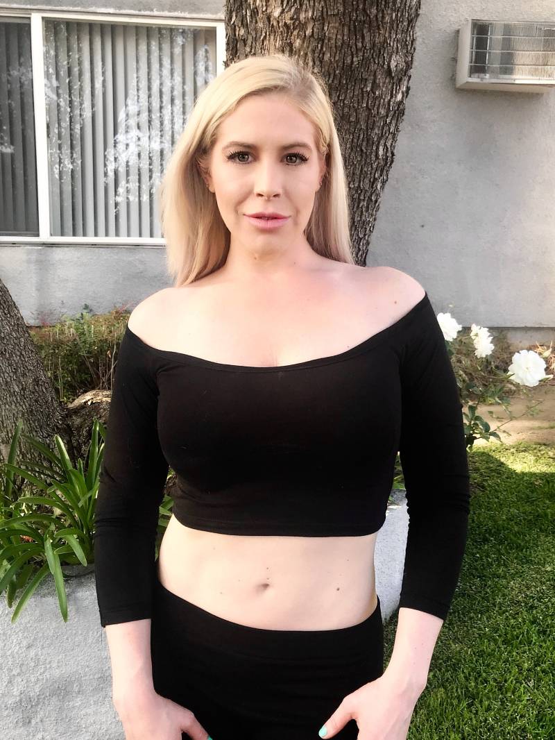 Schwarzes Langarm-Crop-Top Aus Der Schulter - Formbeschlag Basic Crop Tops Für Frauen Made in Usa Schwarzes Langarm-Crop-Top Aus Der Schulter - Formbeschlag Basic Crop Tops Für Frauen Made in Usa von 8thchakrashop