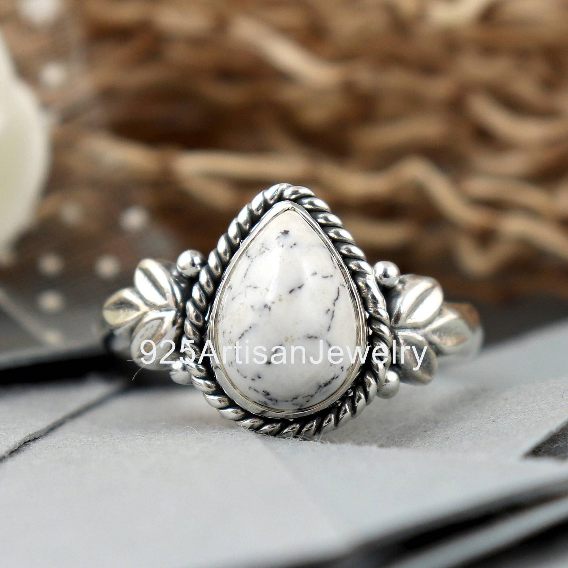 925 Sterling Silber Ring, Weiß Howlith 7x10 Mm Birne Edelstein Boho Ring Silber, Frauen Geschenk Für Sie von 925ArtisanJewelry