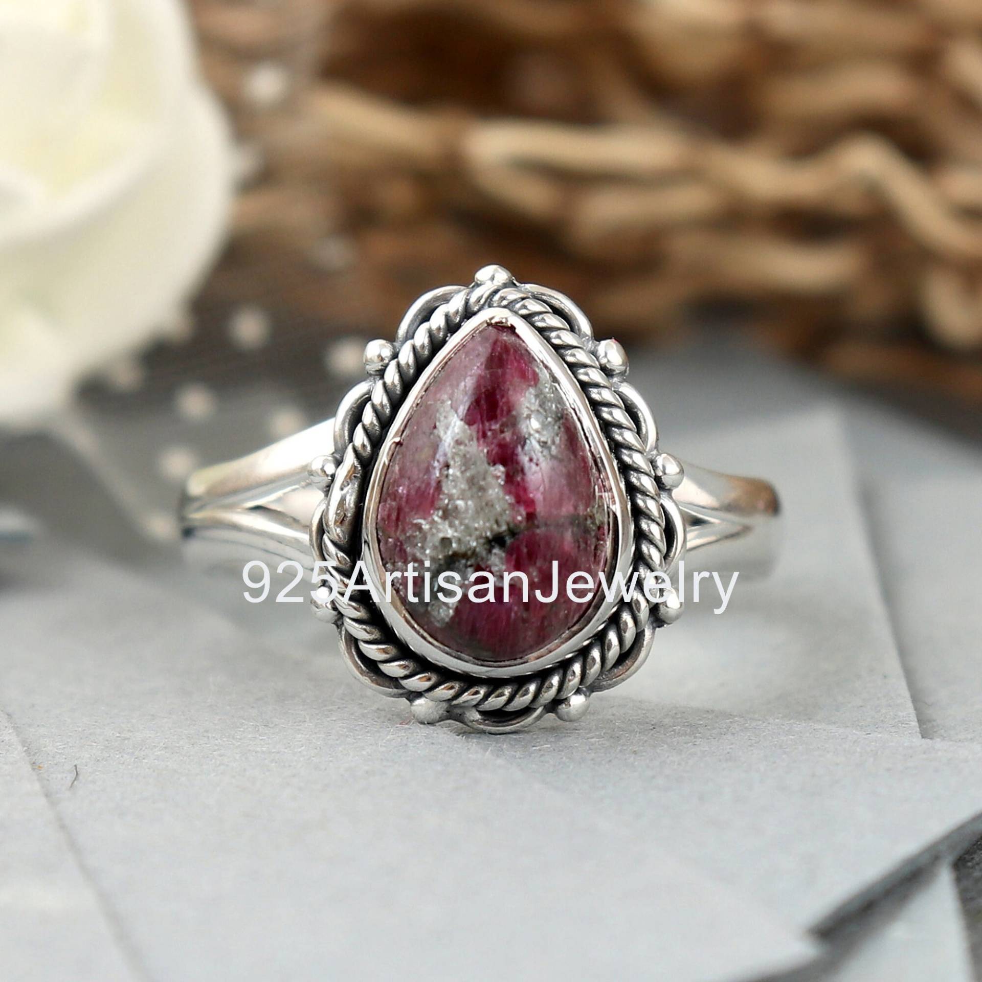 Top Angebot Natürlicher Edelstein Ring, Eudialyt Designer Boho Frauen Geschenk Für Sie von 925ArtisanJewelry