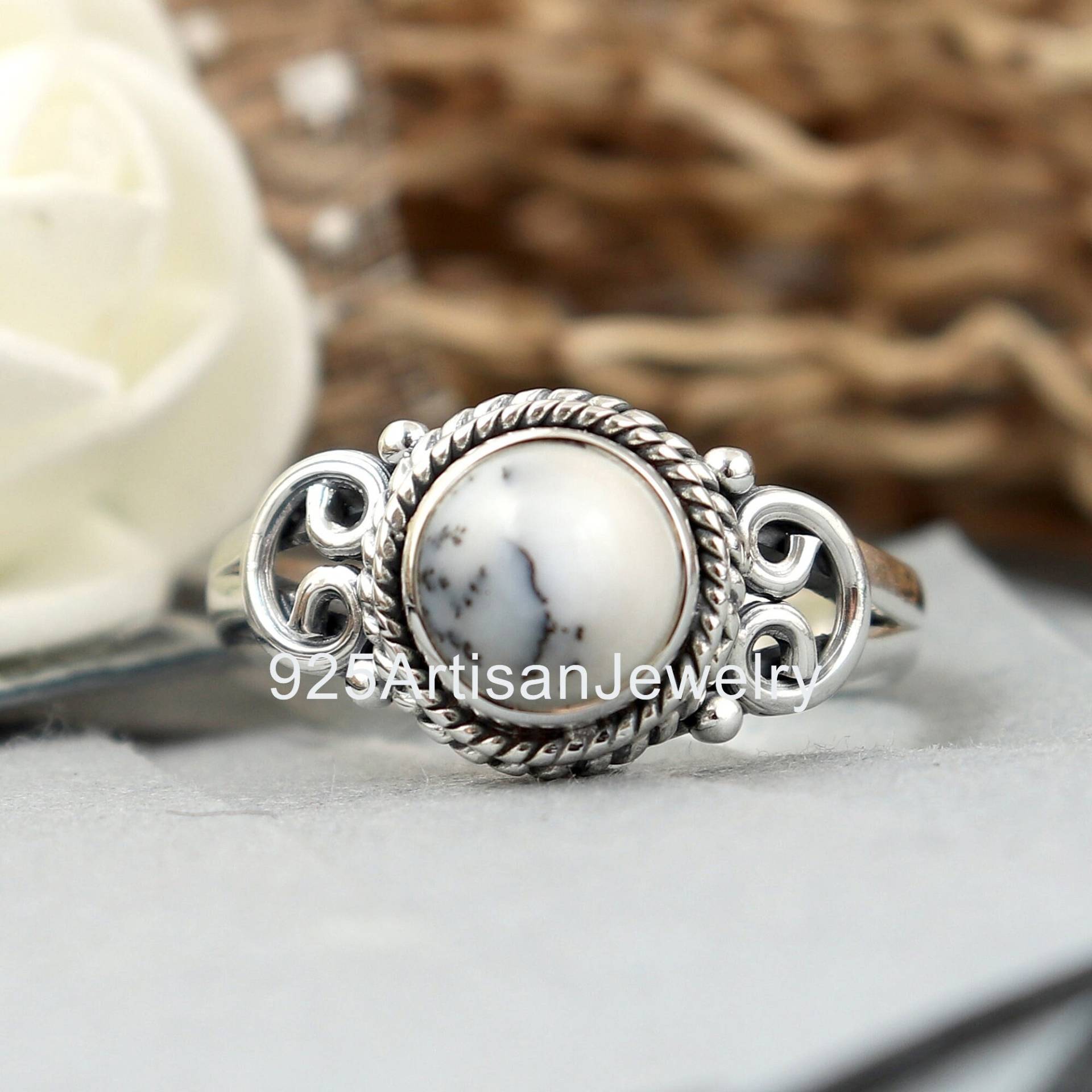 Top Angebot Weißer Howlith Ring, 7mm Edelstein Sterling Silber Natürlicher Statement Ringe, Frauen Geschenk Für Sie von 925ArtisanJewelry