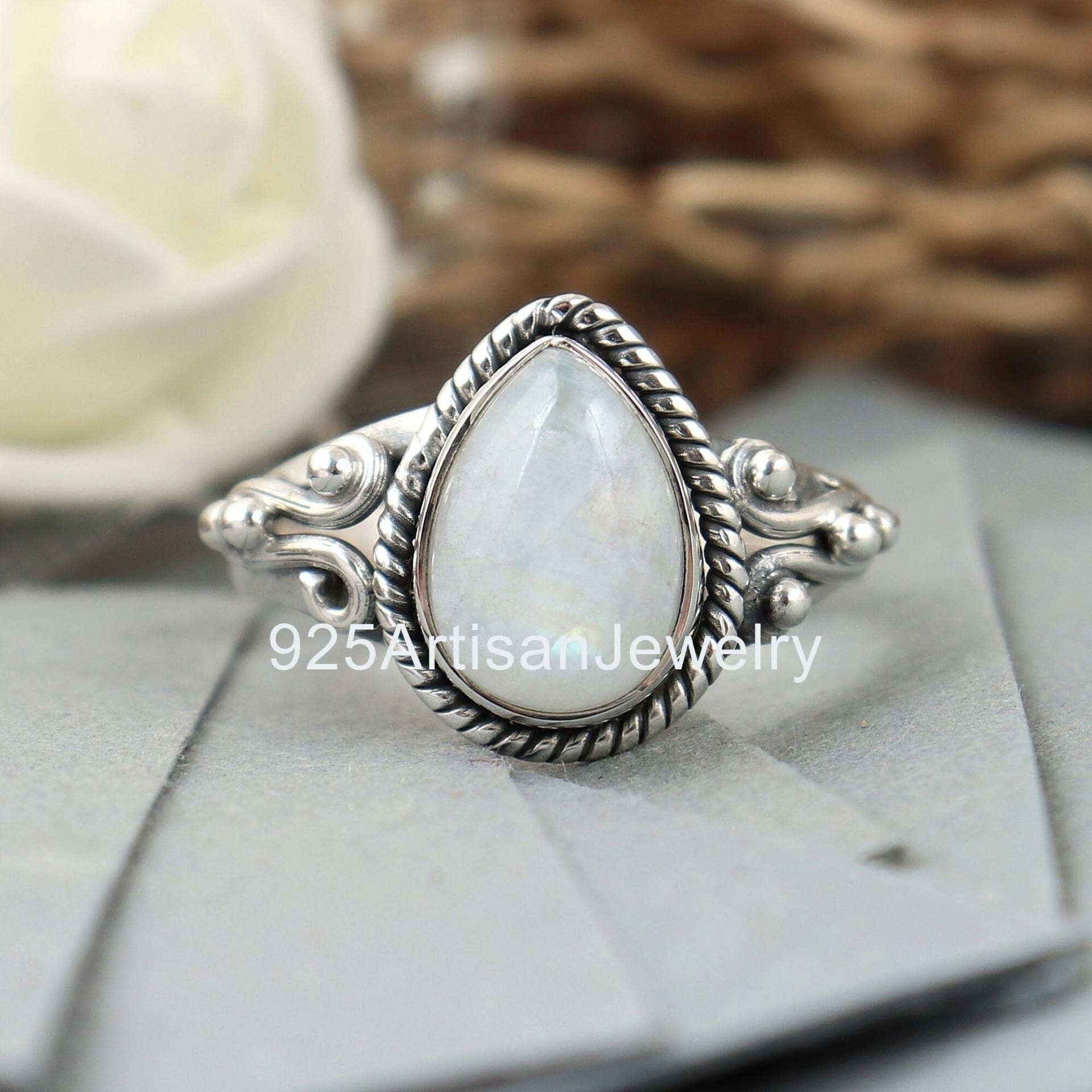 Weißer Mondstein Ring, 925 Silber Regenbogen 7x10 Mm Edelstein Sterling Goldring, Geschenkring, Ehering von 925ArtisanJewelry