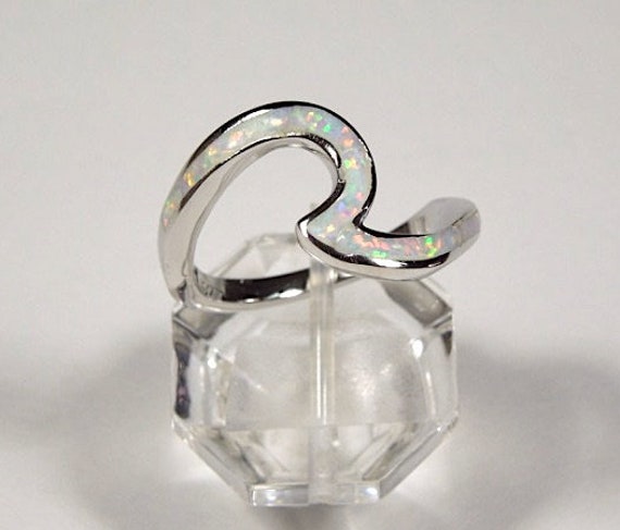 Weißer Feueropal Inlay Massiv 925 Sterling Silber Gewellte Band Ring Größen 6, 7, 8, 9 von 925usa