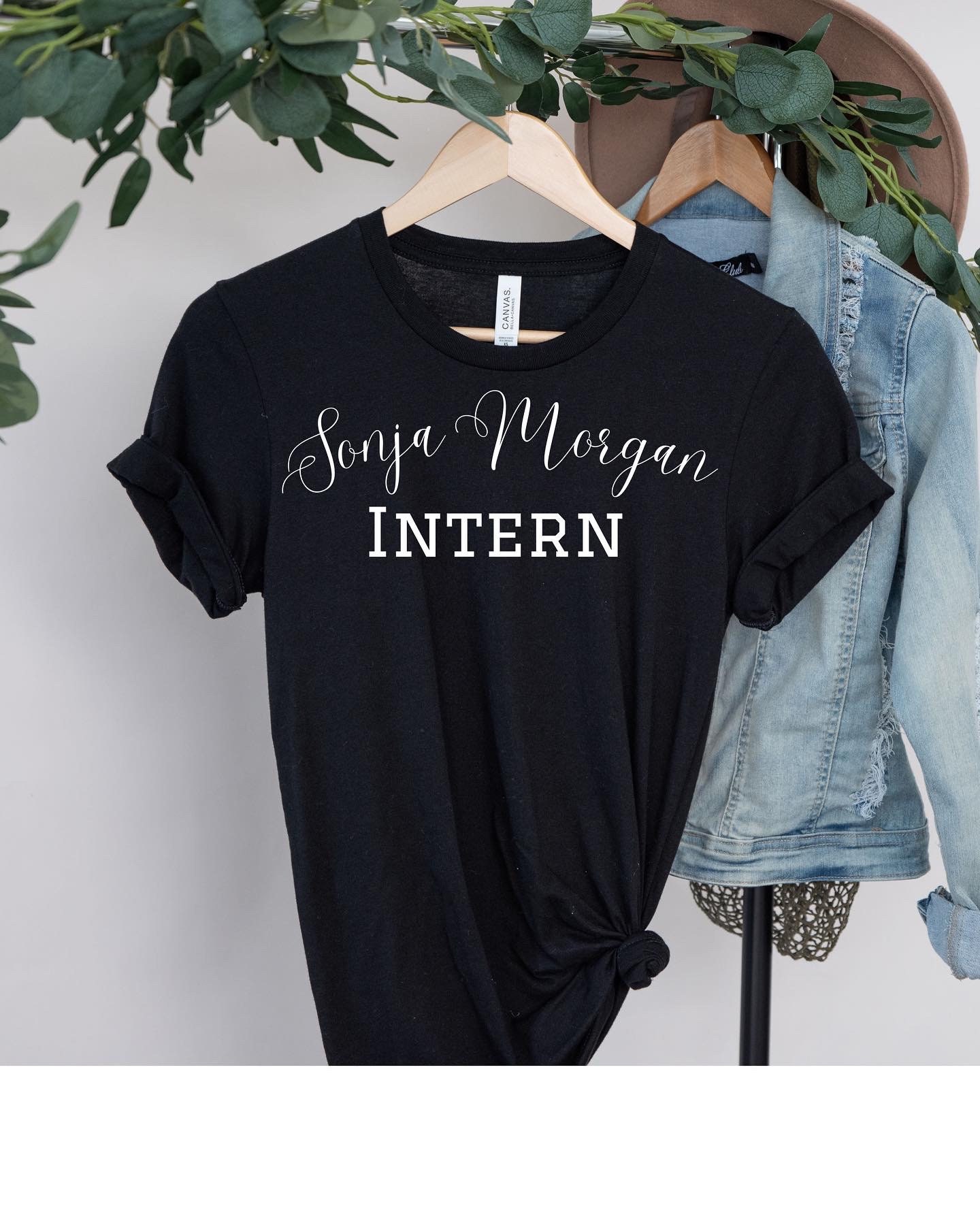 Sonja Morgan Intern, Bravo T-Shirt, Bravo Tv Humor, Realhouswives Von New York City, Das Lieblings-T-Shirt Der Lustigen Bravo-Frauen von 927Keepsakes