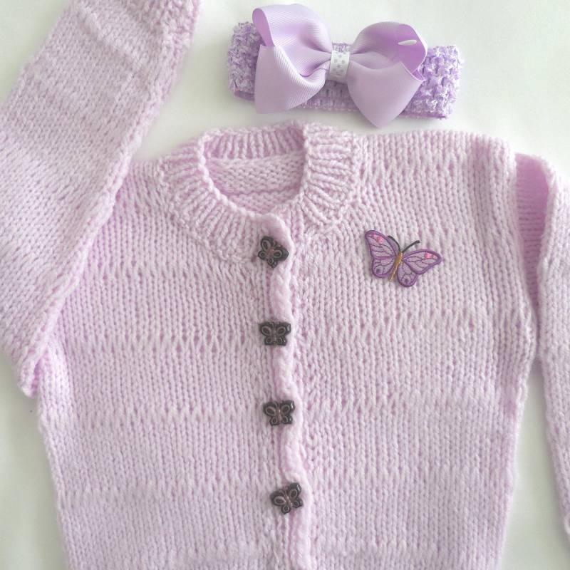 Handgestrickte Flieder Baby Mädchen Strickjacke Mit Schmetterling Applikation Und Knöpfe Flieder Stirnband Schleife Für 12 - 18 M von 949creations