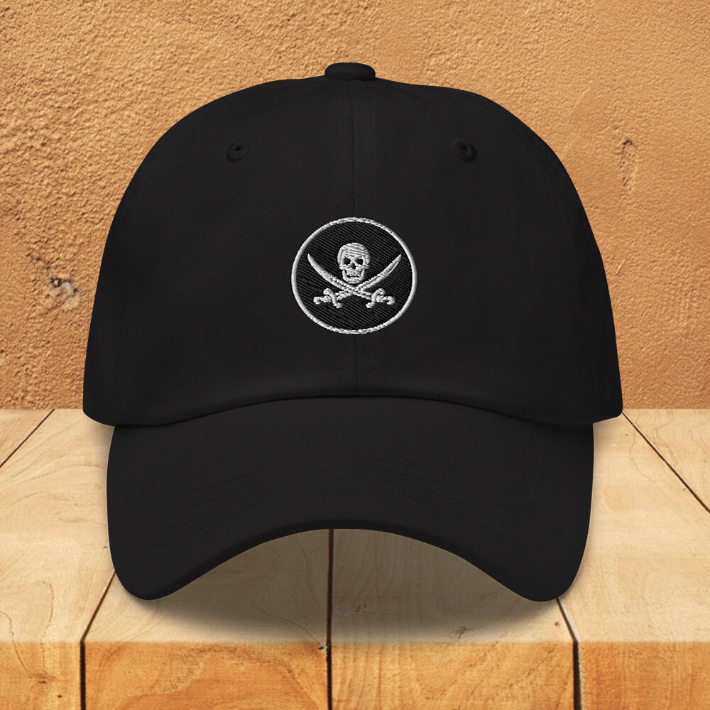 Jolly Roger Classic Dad Hat | Bestickter Piratenschädel Baseball Cap von 9N20