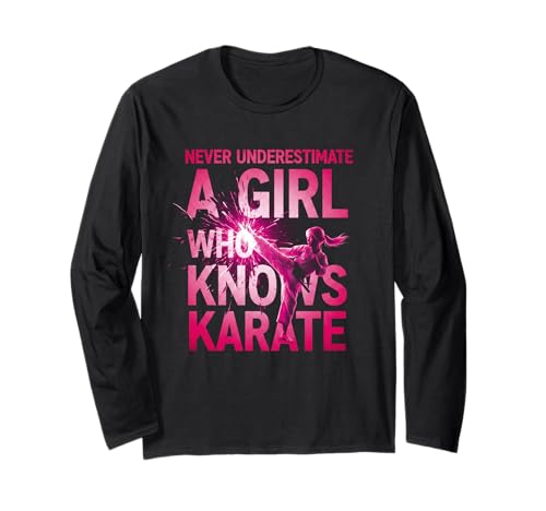 Never Underestimate a Girl Who Knows Karate Lustiges Zitat Langarmshirt von A Girl Who Knows Karate Shop