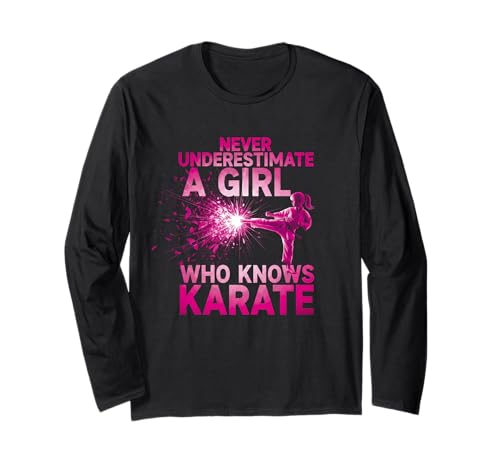 Never Underestimate a Girl Who Knows Karate Lustiges Zitat Langarmshirt von A Girl Who Knows Karate Shop
