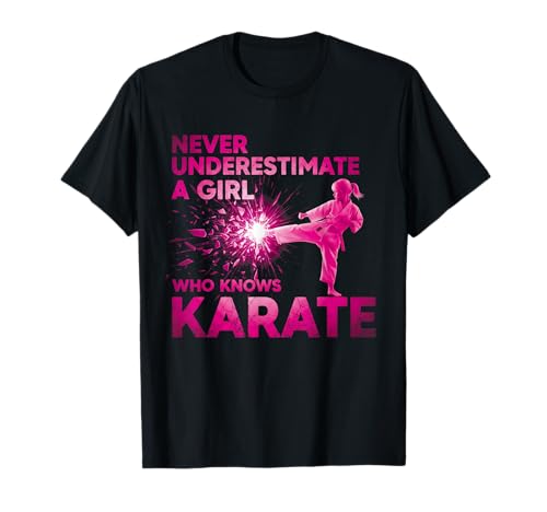 Never Underestimate a Girl Who Knows Karate Lustiges Zitat T-Shirt von A Girl Who Knows Karate Shop
