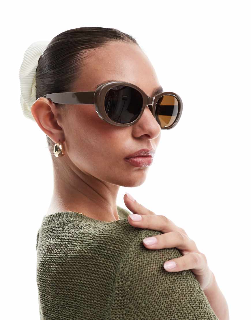 A. Kjaerbede - Anma - Runde Sonnenbrille in Schokobraun von A.Kjaerbede