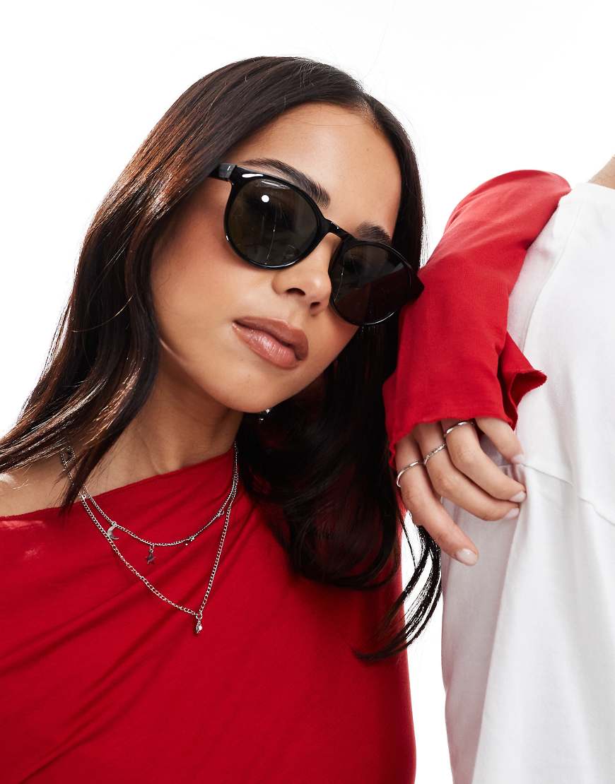 A. Kjaerbede - Marvin - Runde Sonnenbrille in Schwarz A. Kjaerbede - Marvin - Runde Sonnenbrille in Schwarz von A.Kjaerbede