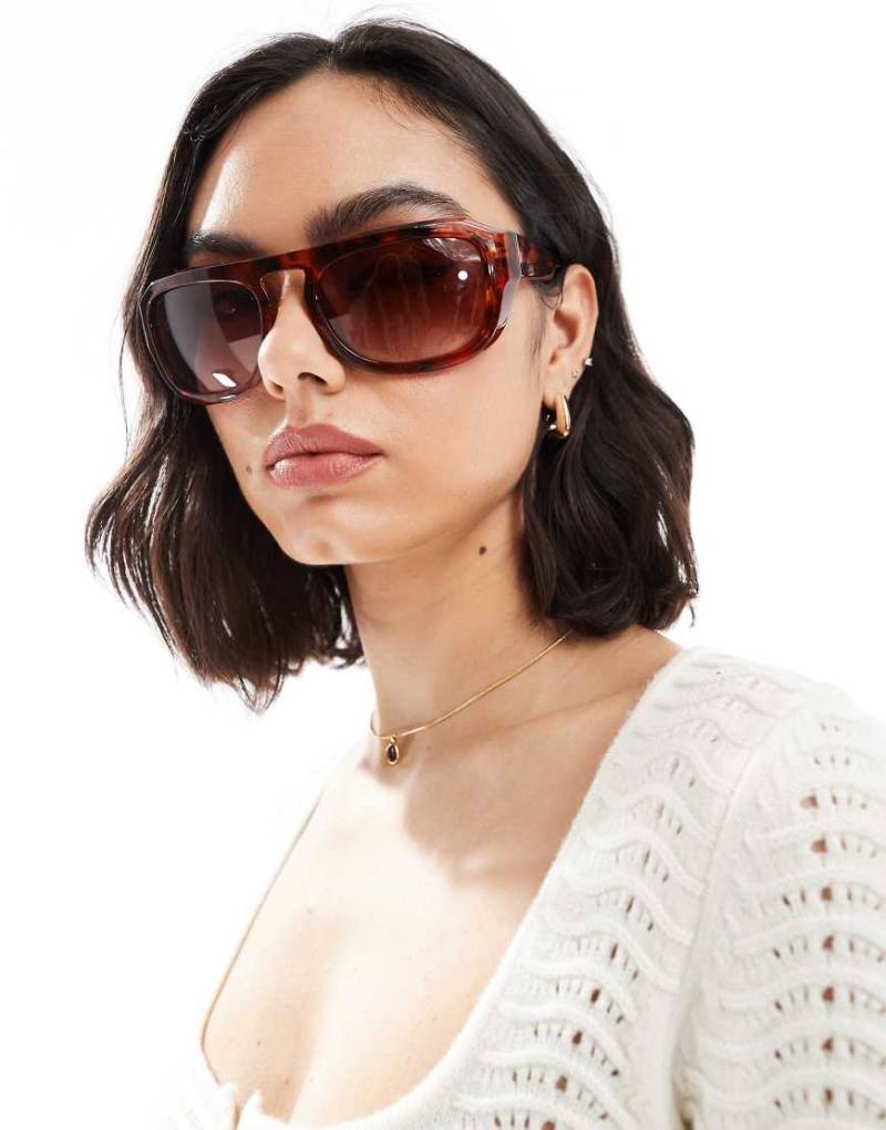 A. Kjaerbede - Max - Übergroße Wraparound-Sonnenbrille in Havana-Braun von A.Kjaerbede