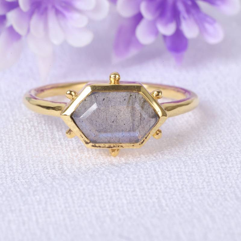 Natürlicher Regenbogen Labradorit Ring Hexagon Form Vergoldet Statement Braut Trauring Verlobungsring von A1Jewells