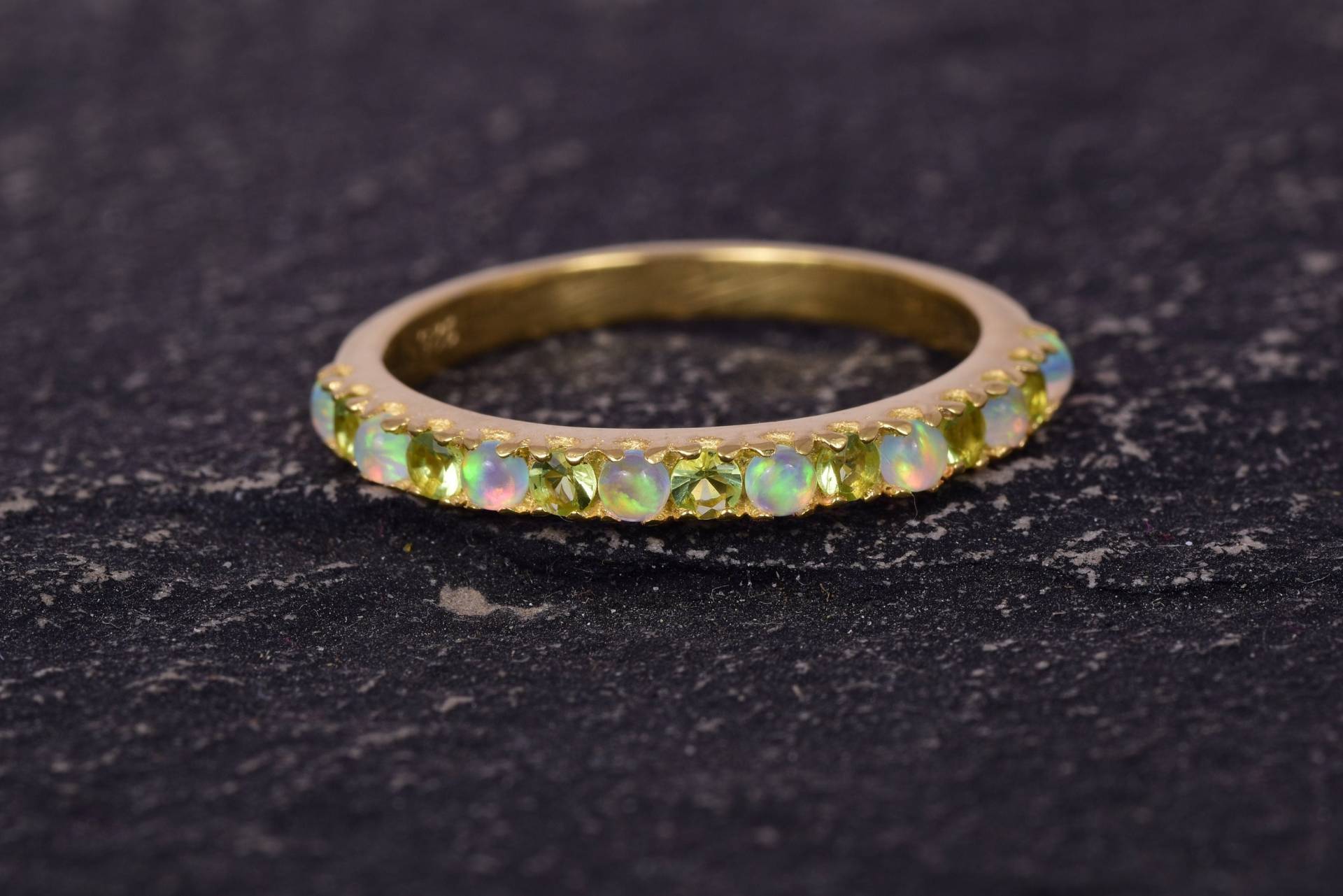 Opal Und Peridot Ring Ewigkeit Ehering 925 Sterling Silber Oktober Birthstone Verlobungsschmuck Geschenk Für Sie von A1Jewells