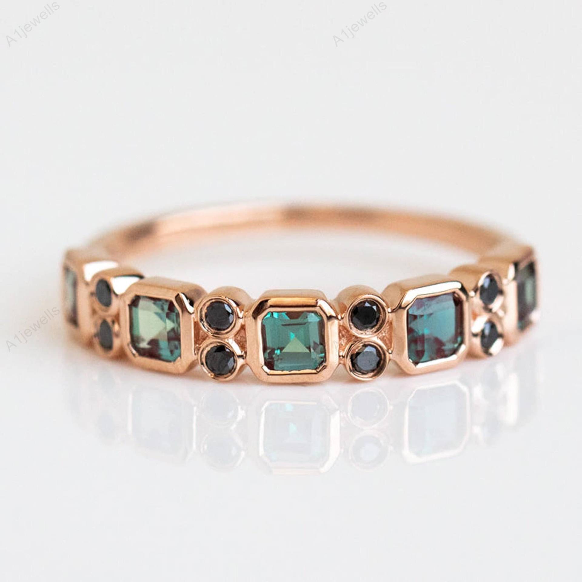 Schöner Vintage Alexandrit Quadrat Form Edelstein Ring Massiv Silber 925 Statement Elegantes Design Und Schwarzer Spinell von A1Jewells