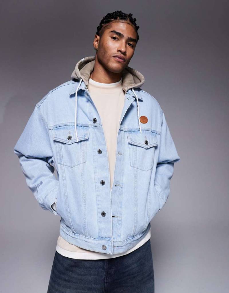 AAPE BY A BATHING APE - Jeansjacke in verwaschenem Mittelblau mit Kapuze und Stickerei am Rücken-Bunt von AAPE BY A BATHING APE®