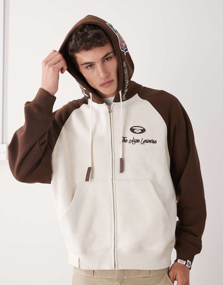 AAPE BY A BATHING APE - Kastiger Kapuzenpullover in Beige und Braun mit Kapuzenaufnähern-Bunt von AAPE BY A BATHING APE®