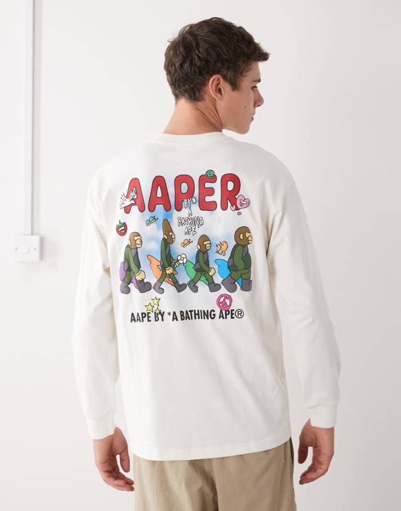 AAPE BY A BATHING APE - Langärmliges, kastiges T-Shirt in Wollweiß mit AAPER-Rückenprint von AAPE BY A BATHING APE®