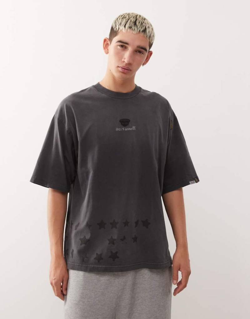 AAPE BY A BATHING APE - Oversize-T-Shirt in Grau mit Spray-Färbung von AAPE BY A BATHING APE®