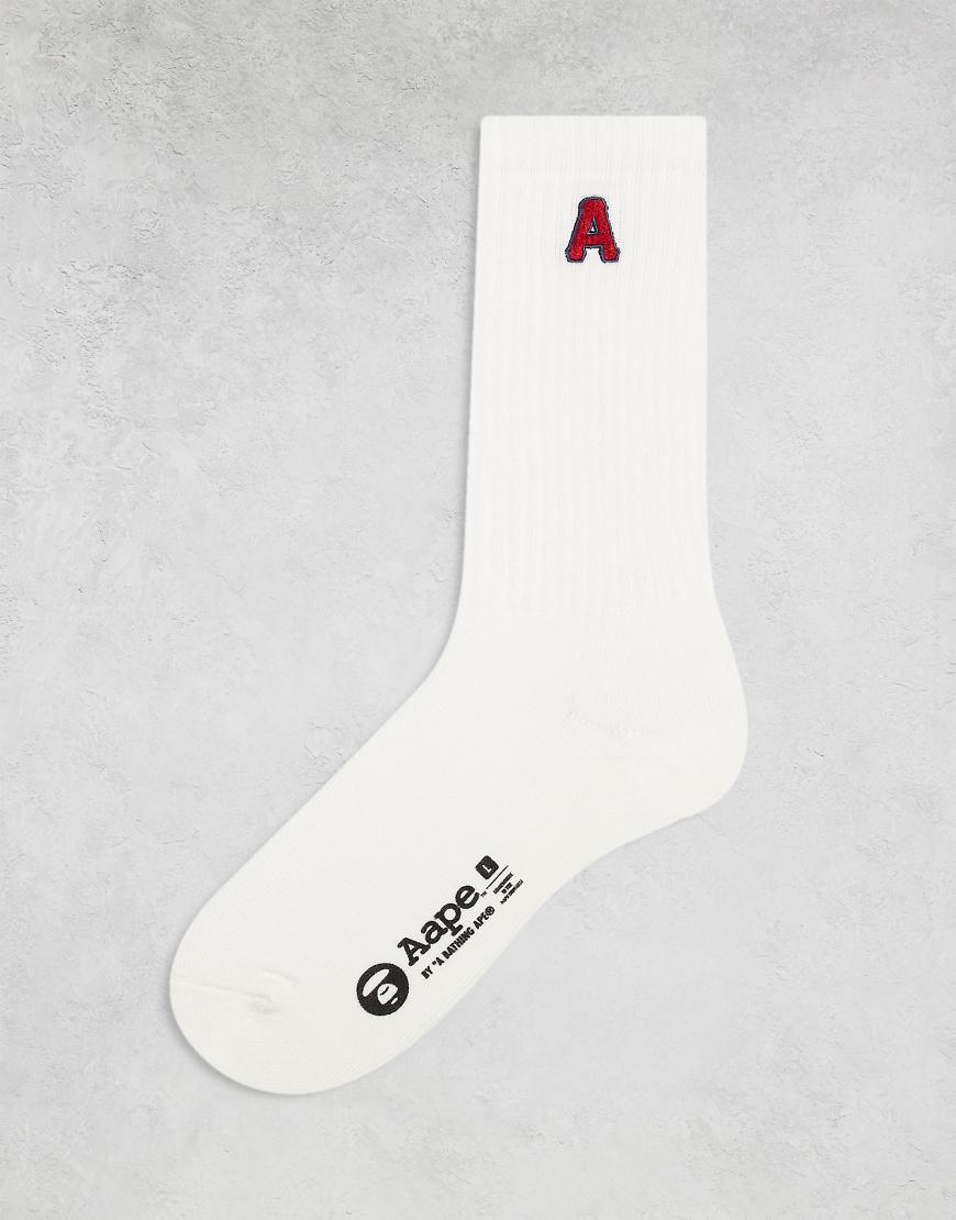 AAPE BY A BATHING APE - Socken in Weiß mit Aufnäher von AAPE BY A BATHING APE®