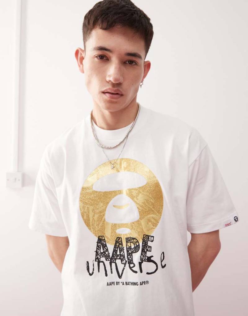 AAPE BY A BATHING APE - T-Shirt in Weiß mit Logo im Military-Muster von AAPE BY A BATHING APE®
